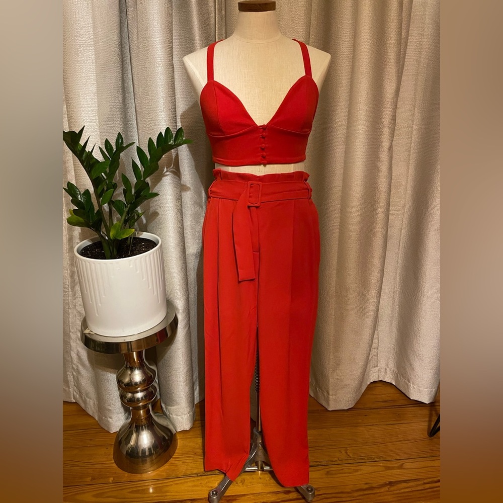 2 piece set. High waist pants & crop top